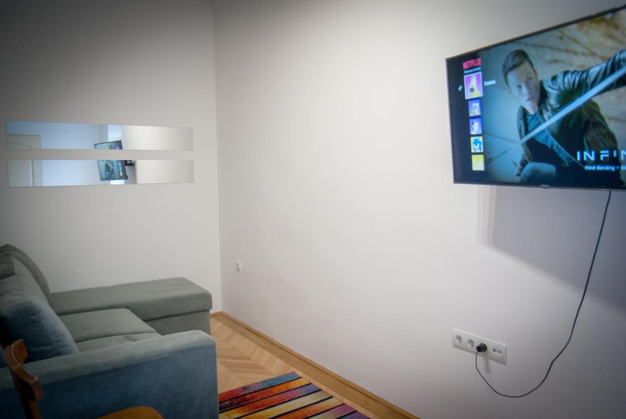 Lovely Central Apartment With Free Parking, Koezponthoz Koezeli 3 Szobas Lakas Ráb Exteriér fotografie