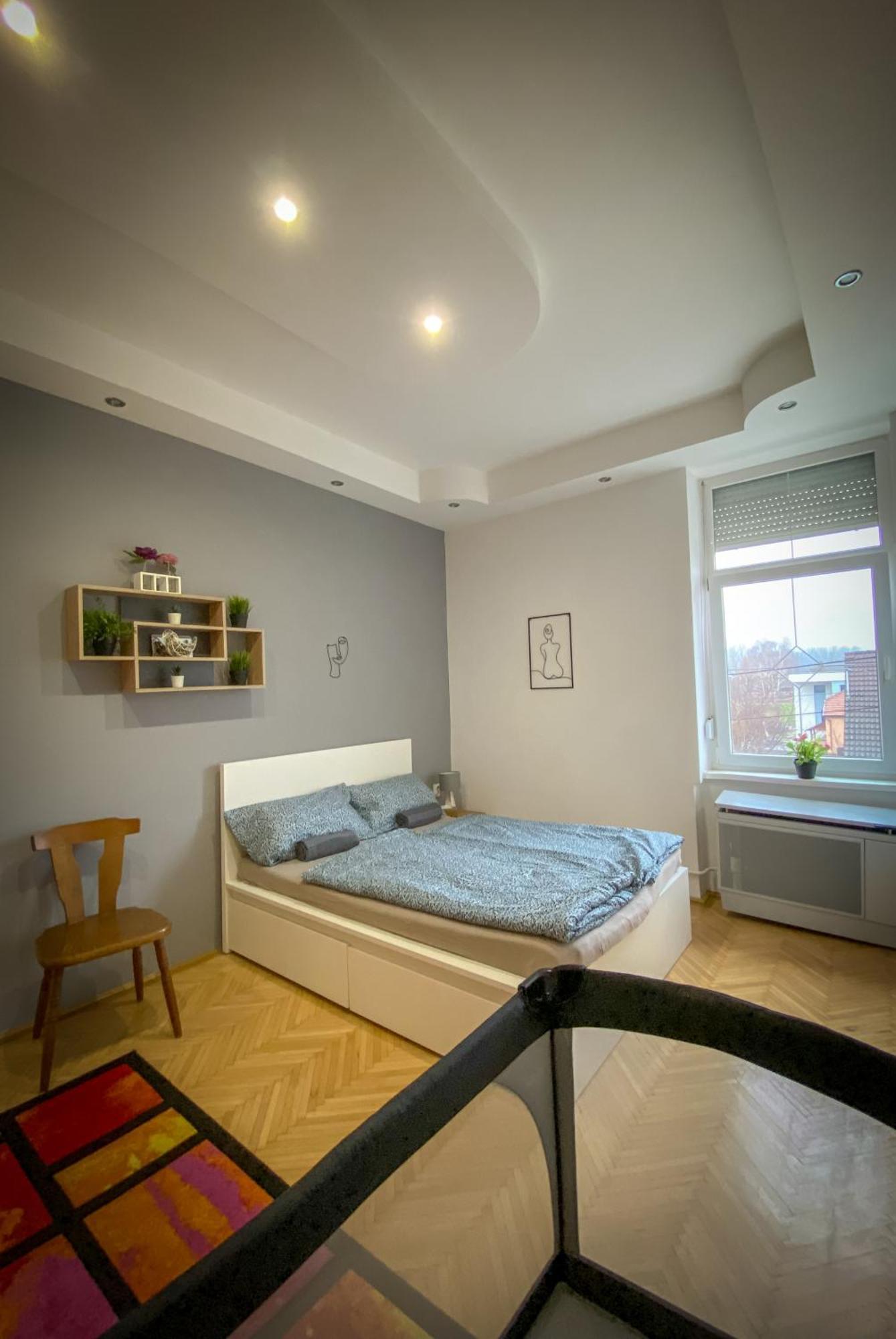 Lovely Central Apartment With Free Parking, Koezponthoz Koezeli 3 Szobas Lakas Ráb Exteriér fotografie