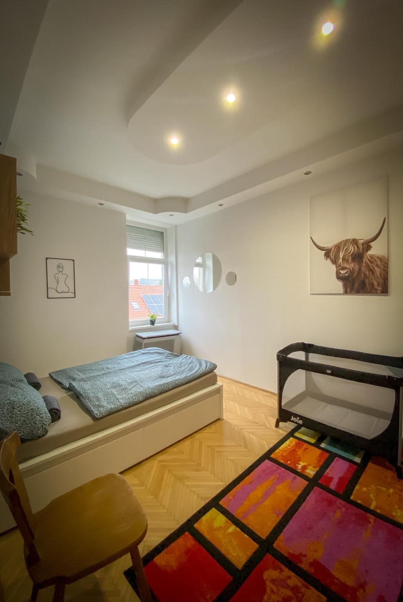 Lovely Central Apartment With Free Parking, Koezponthoz Koezeli 3 Szobas Lakas Ráb Exteriér fotografie