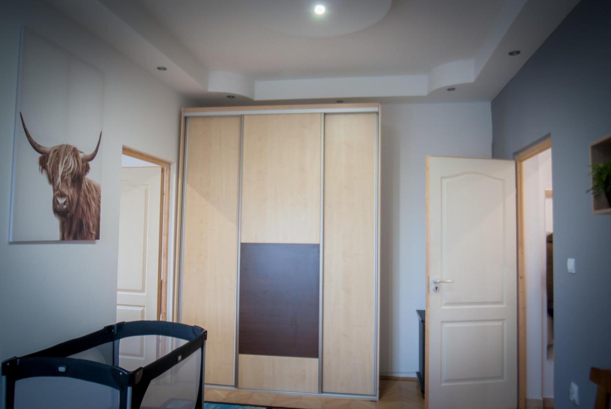 Lovely Central Apartment With Free Parking, Koezponthoz Koezeli 3 Szobas Lakas Ráb Exteriér fotografie